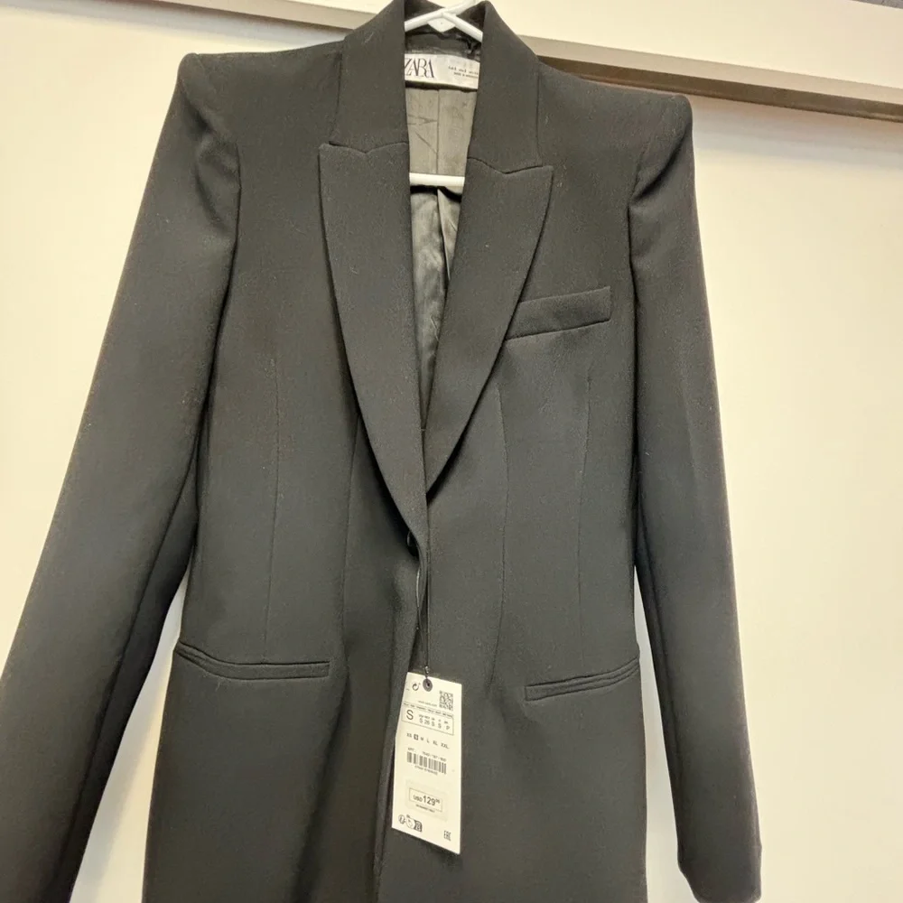 Fitted Blazer with Shoulder Pads - ZW Collection - Picture 2 of 4